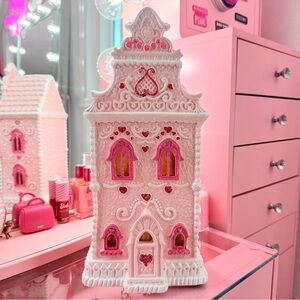 Light-Up Valentine Gingerbread House Decor